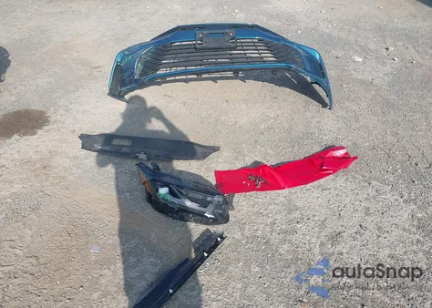 2025 Toyota Camry Le z USA, uszkodzony, nr VIN 4T1DAACK3SU565741